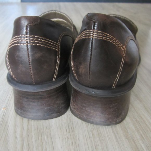 Nine West - Brown Leather Flats - Sz8 - Picture 3 of 6